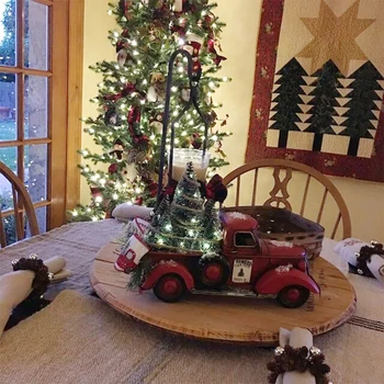 Коледна Украса За Масата С Подсветка Червена Селска Камион, Перевозящий Статуята на Коледната Елха От Смола, Весел Коледен Декор VC