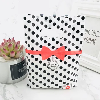 Нов Дизайн 15x20 см Бял Черен Грах Розово Лък Пластмасов Подаръчен Пакет С Дръжки Малък Пластмасов Сватбен Подарък Чанта За Пазаруване 100 бр