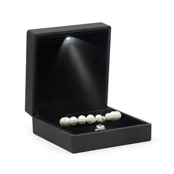 Случай пръстени, сватбени услуги кутии гривна квадратен привесной с подарък Кутия за бижута LED светлини